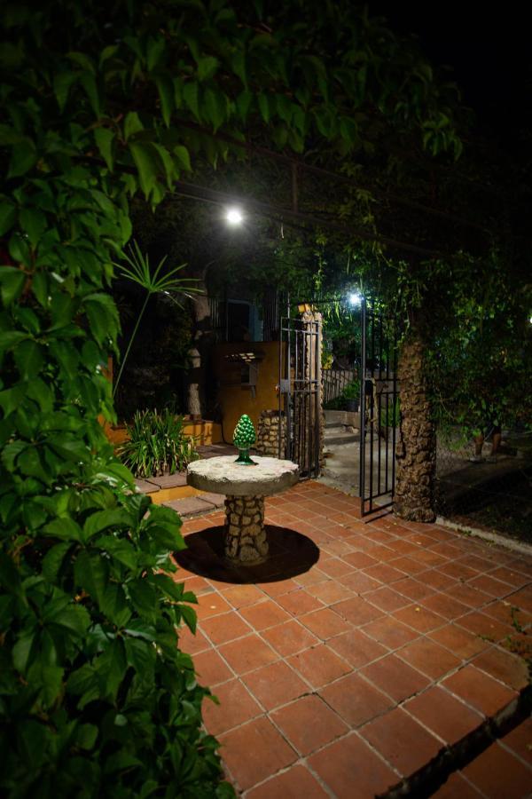Casa Vacanze Fondaco Di Scillato Scillato  Extérieur photo