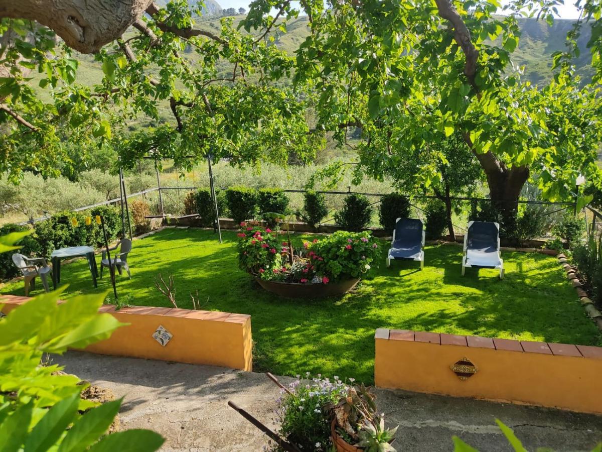 Casa Vacanze Fondaco Di Scillato Scillato  Extérieur photo