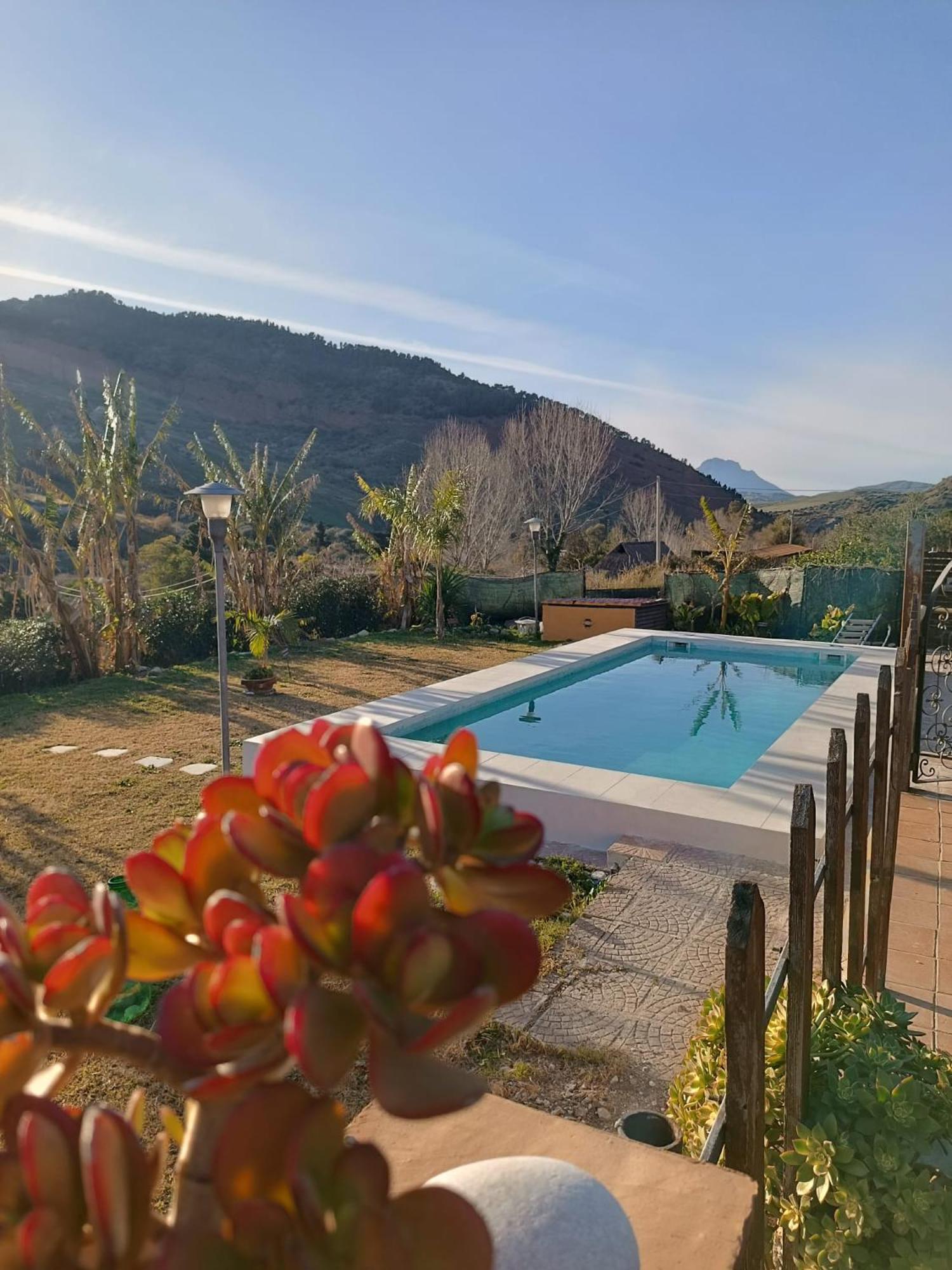 Casa Vacanze Fondaco Di Scillato Scillato  Extérieur photo